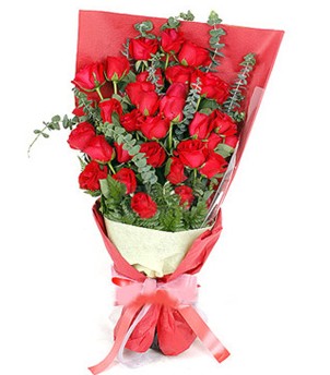  Uşak çiçek gönderme  37 adet kırmızı güllerden buket