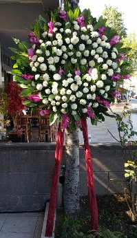  Uşak internetten çiçek siparişi  Cenaze Çelengi  Uşak çiçek siparişi sitesi 
