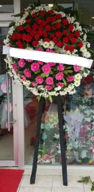 Cenaze çiçek modeli  Uşak internetten çiçek siparişi 