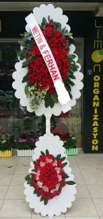 Çift katlı düğün nikah çiçeği modeli  Uşak çiçek siparişi sitesi 