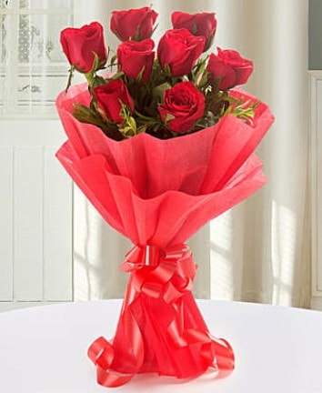 9 adet kırmızı gülden modern buket  Uşak İnternetten çiçek siparişi 