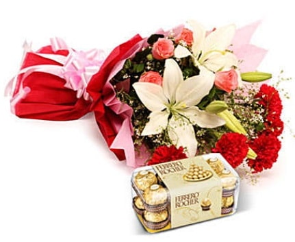 Karışık buket ve kutu çikolata  Uşak çiçek , çiçekçi , çiçekçilik 